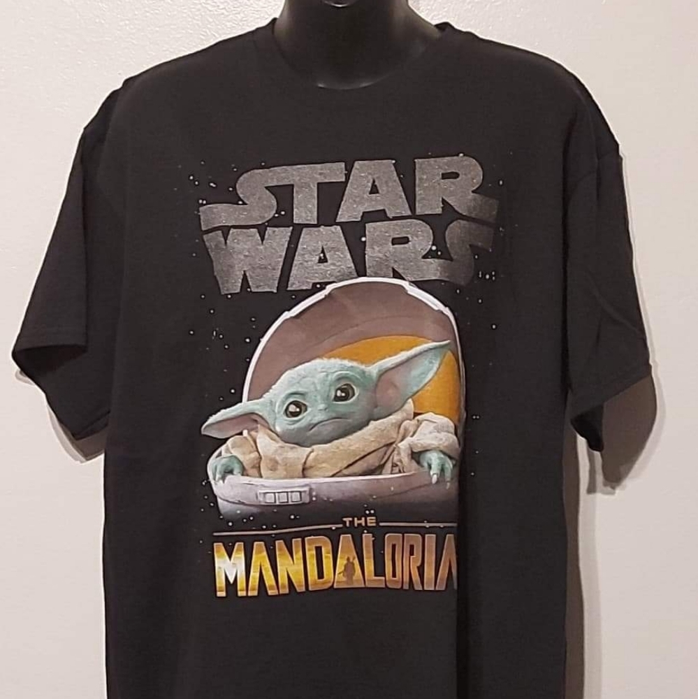 Star wars Baby Yoda Men T-shirt.
